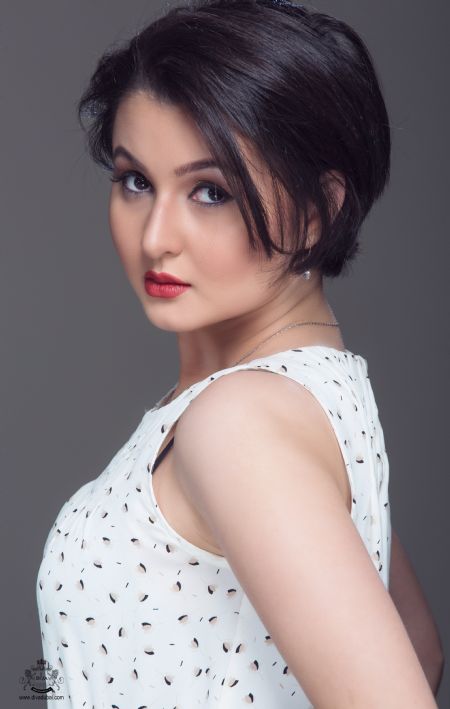 Aziza - ID: 17282