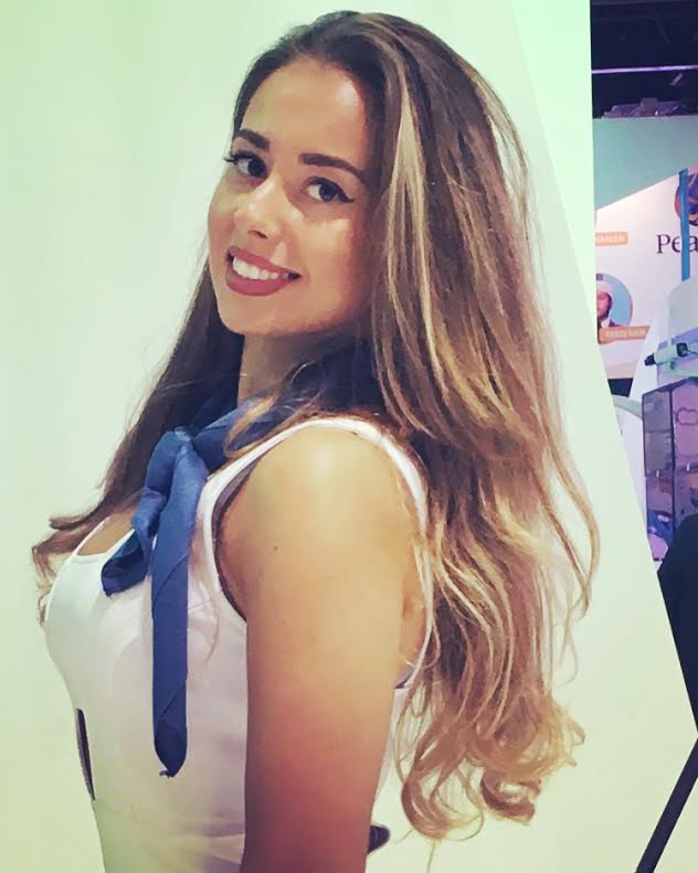 Yanina - ID: 21087
