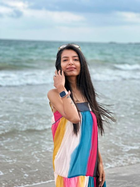 Shreya - ID: 357548 - 676761