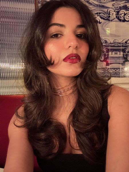 Amira - ID: 571735 - 814949